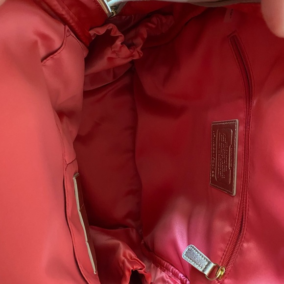 Coach backbag, never used it. It’s in very good condition - Picture 9 of 13